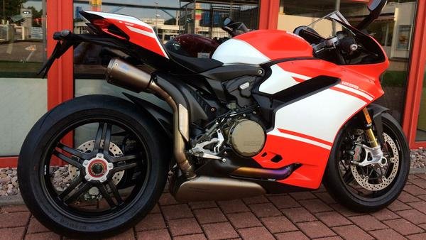 1299 Superleggera - Image 2