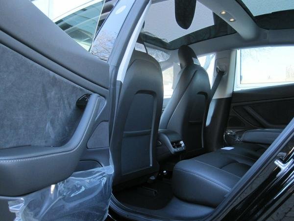 MODEL 3 - Image 12