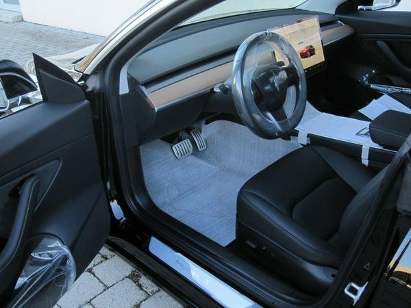 MODEL 3 - Image 6