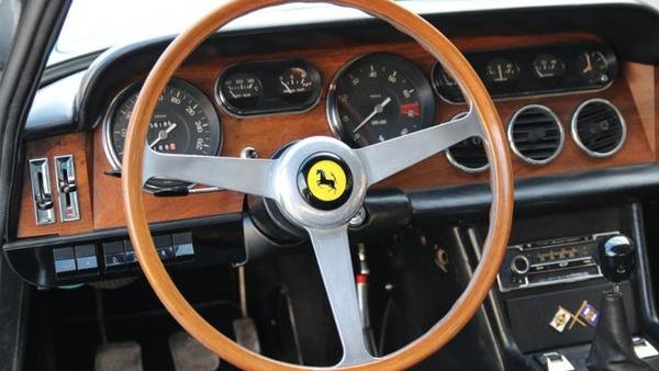330 GT 2+2 Serie II - Image 4