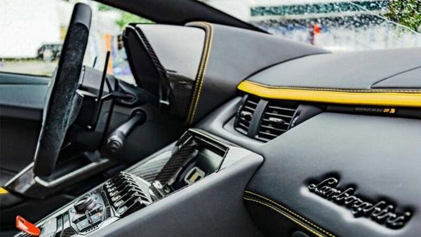 Aventador S ROADSTER LP 740-4 - Image 6