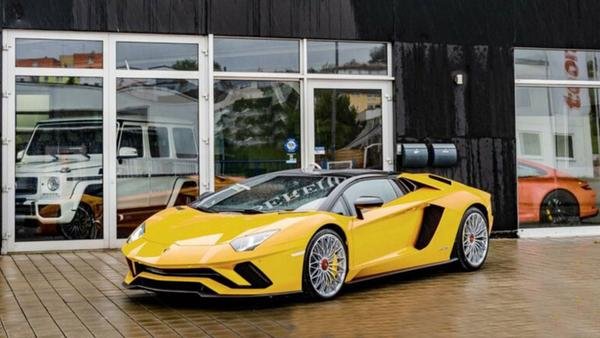 Aventador S ROADSTER LP 740-4