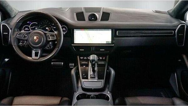 Cayenne Turbo S E-Hybrid - Image 4