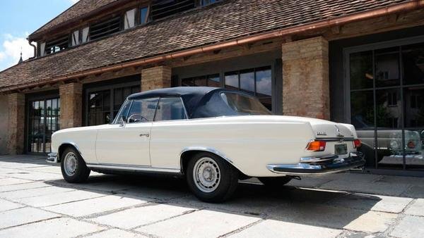 280 SE 3.5 Cabriolet - Image 11
