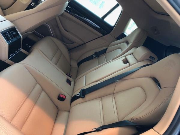 Panamera 4 E-Hybrid Sport Turismo - Image 5