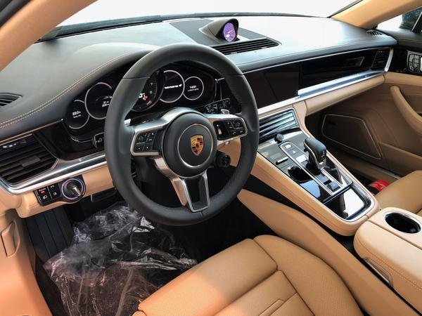 Panamera 4 E-Hybrid Sport Turismo - Image 6