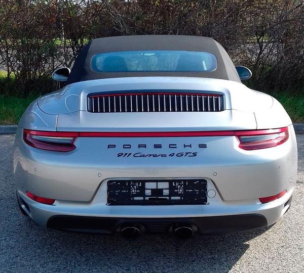 911 Carrera 4 GTS Cabriolet - Image 2