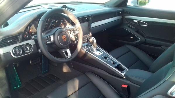 911 Carrera 4 GTS Cabriolet - Image 3