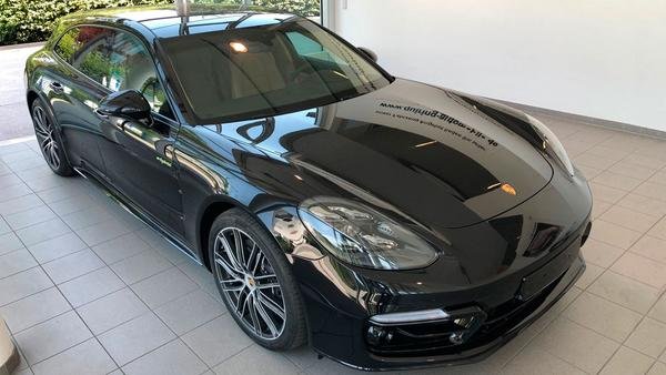 Panamera 4 E-Hybrid Sport Turismo - Image 8