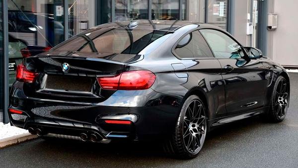 M4 Coupe - Image 4