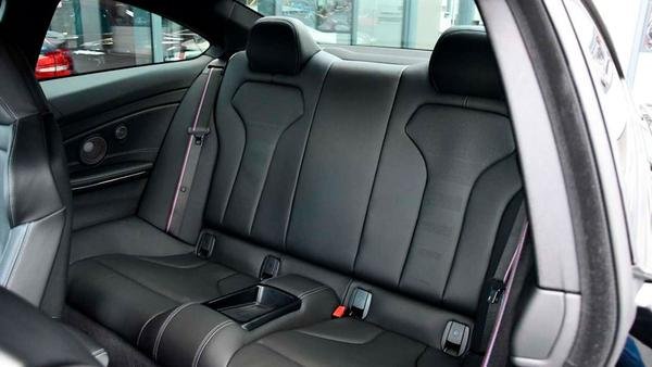 M4 Coupe - Image 2